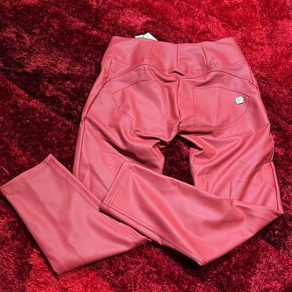 Freddy Wrap Up  FLAWED Red Zipper Front Size XL US 10 - Picture 2 of 7